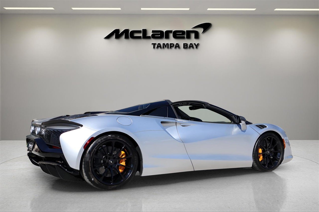 2026 McLaren Artura Base