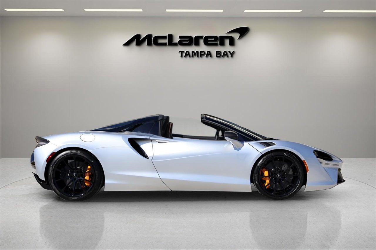 2026 McLaren Artura Base