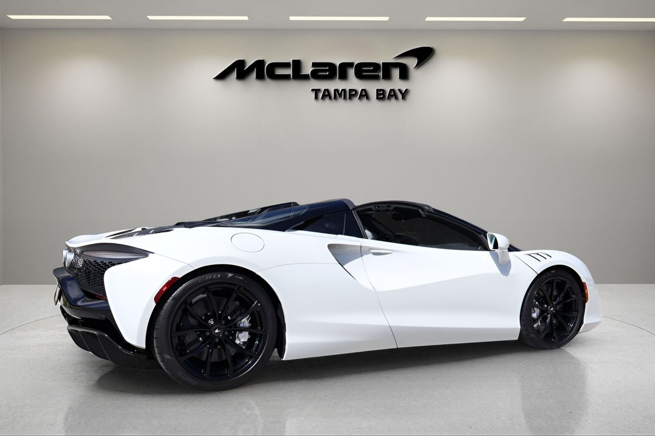 2026 McLaren Artura Base