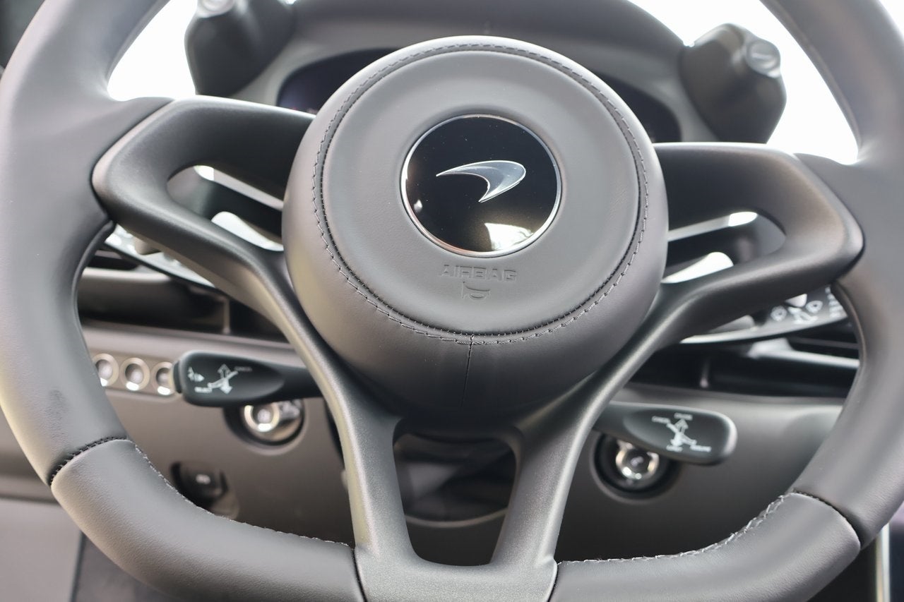 2025 McLaren Artura Base