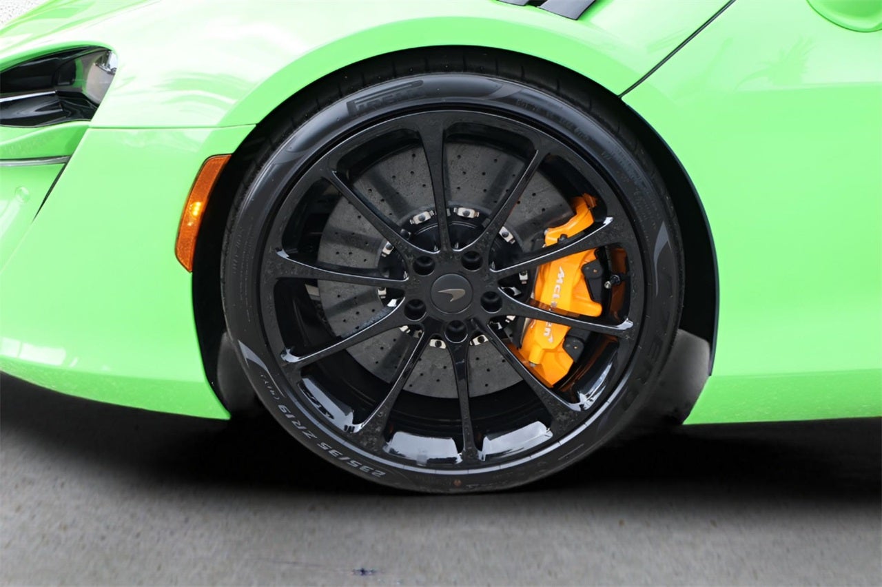 2025 McLaren Artura Base