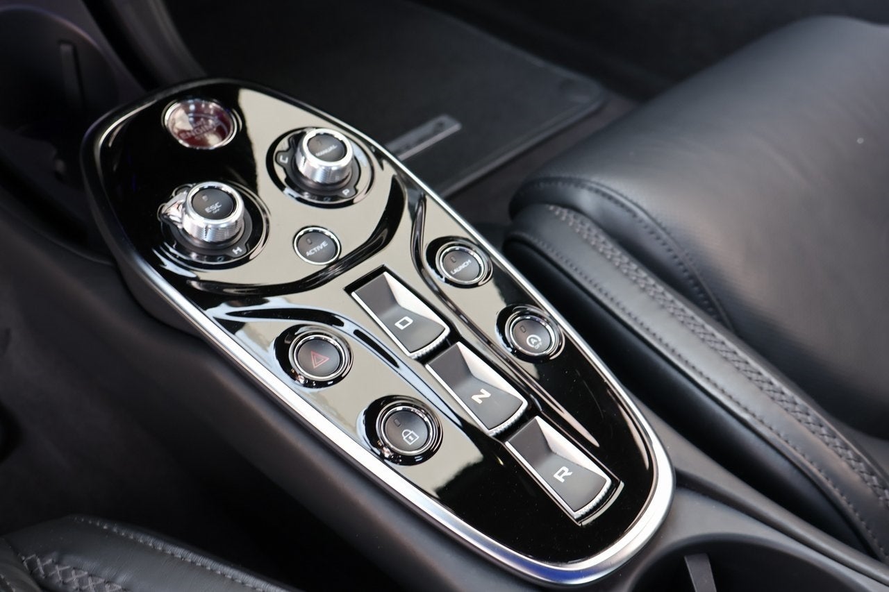 2022 McLaren GT Base