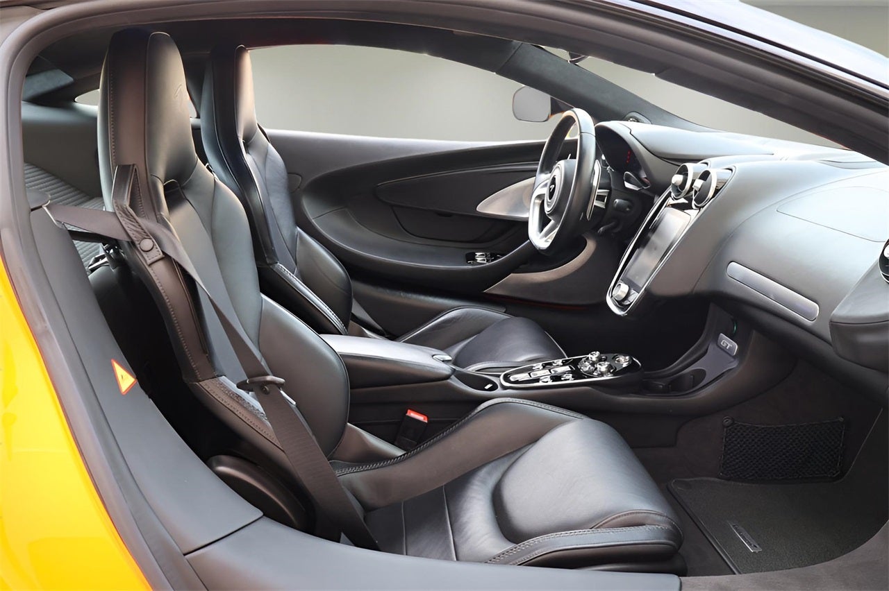 2022 McLaren GT Base