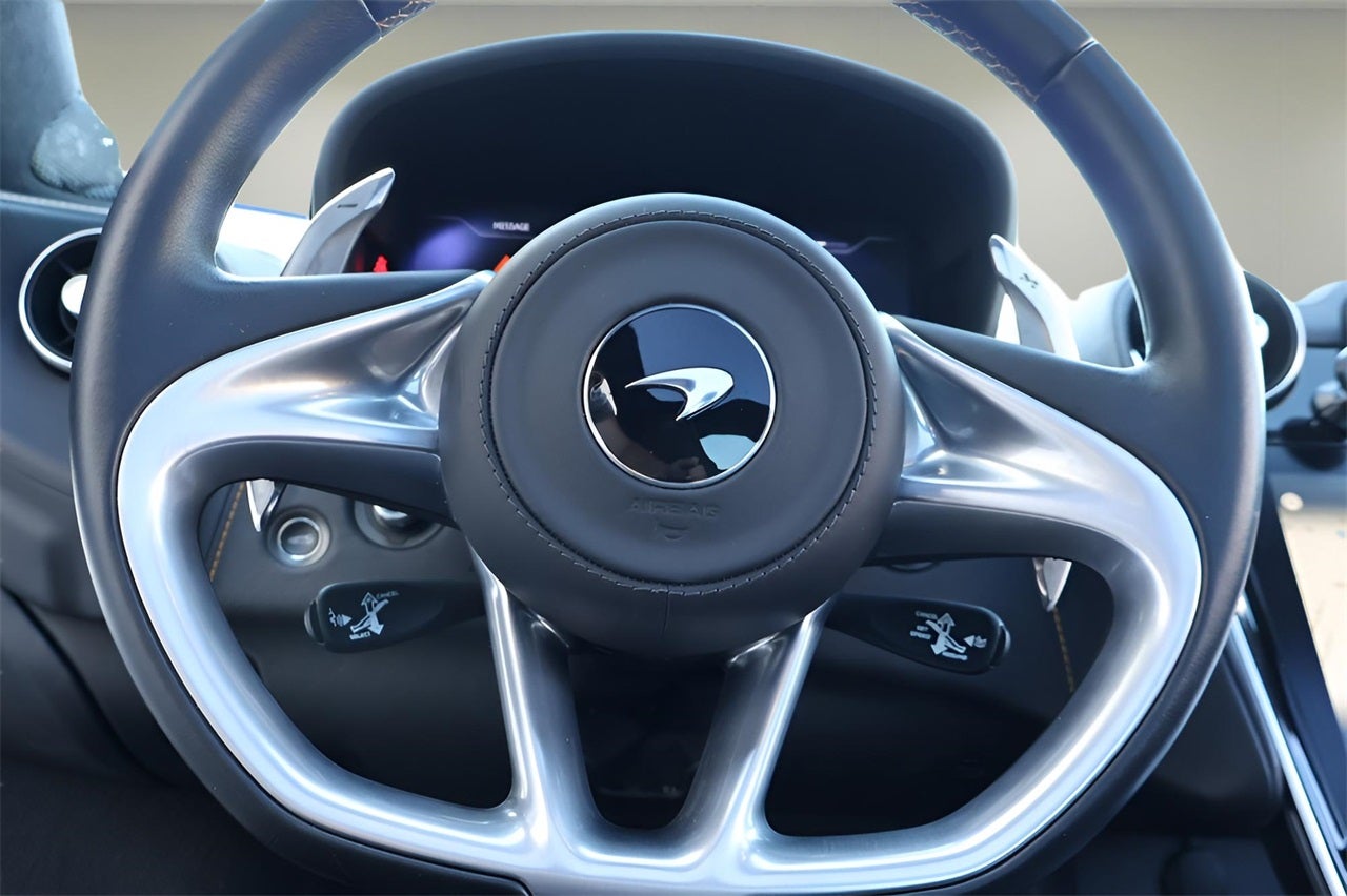 2023 McLaren GT Base