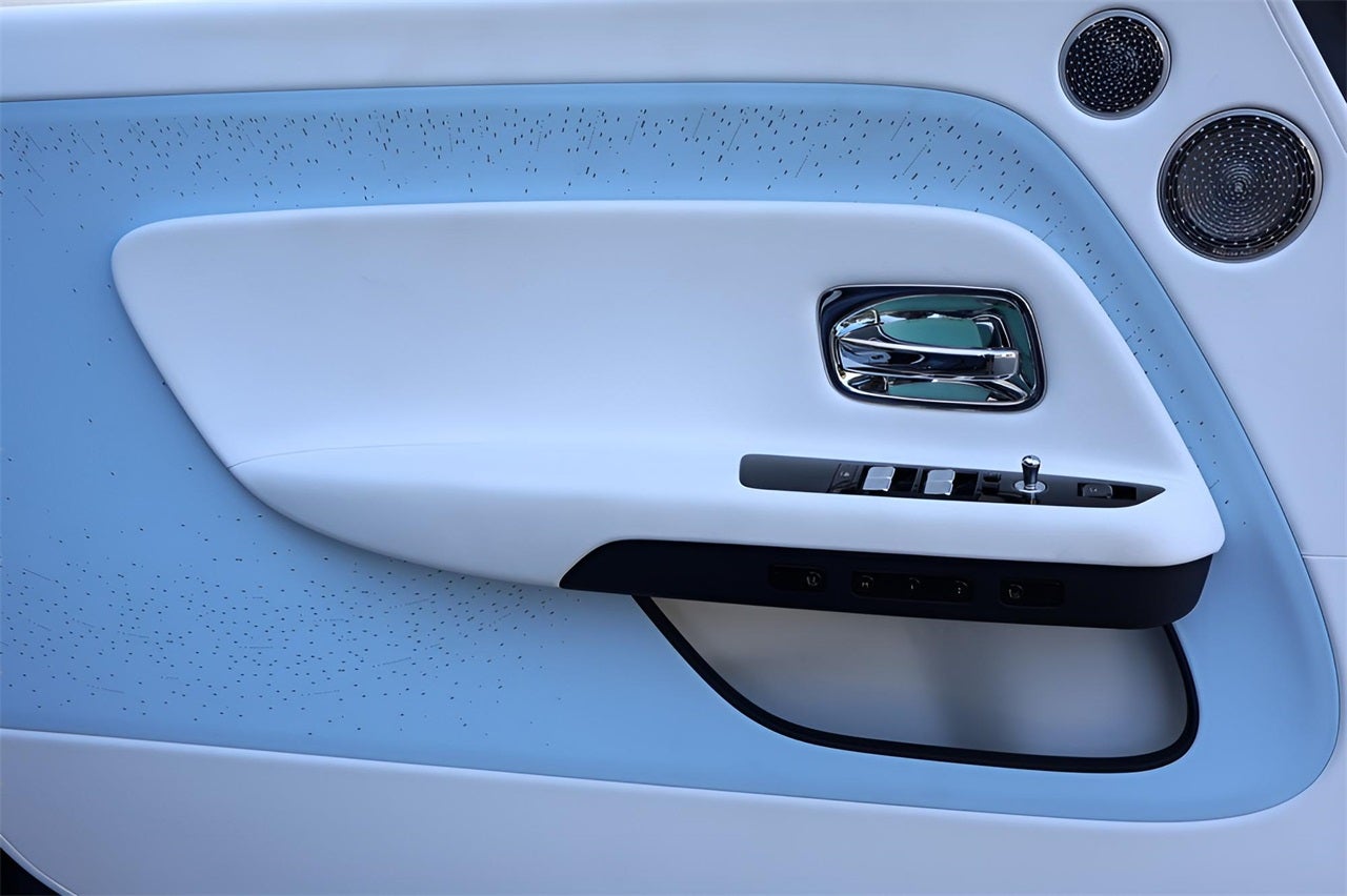 2025 Rolls-Royce Spectre 