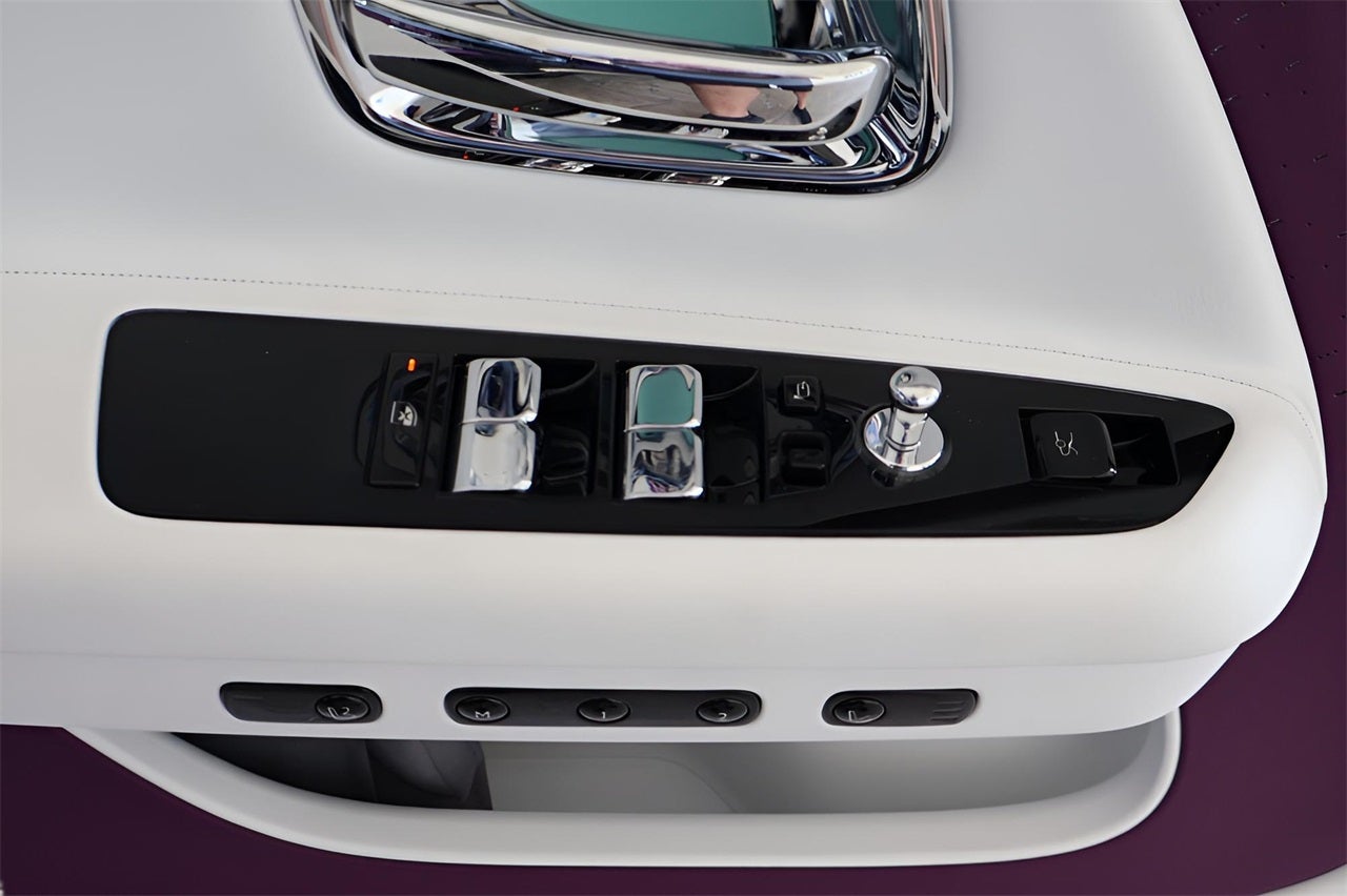 2025 Rolls-Royce Spectre 