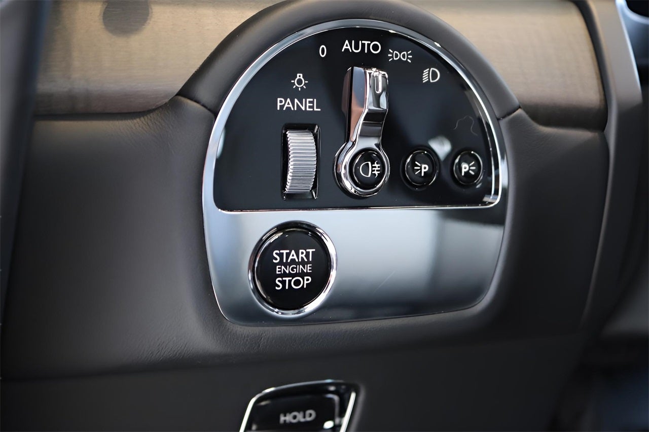 2025 Rolls-Royce Spectre 