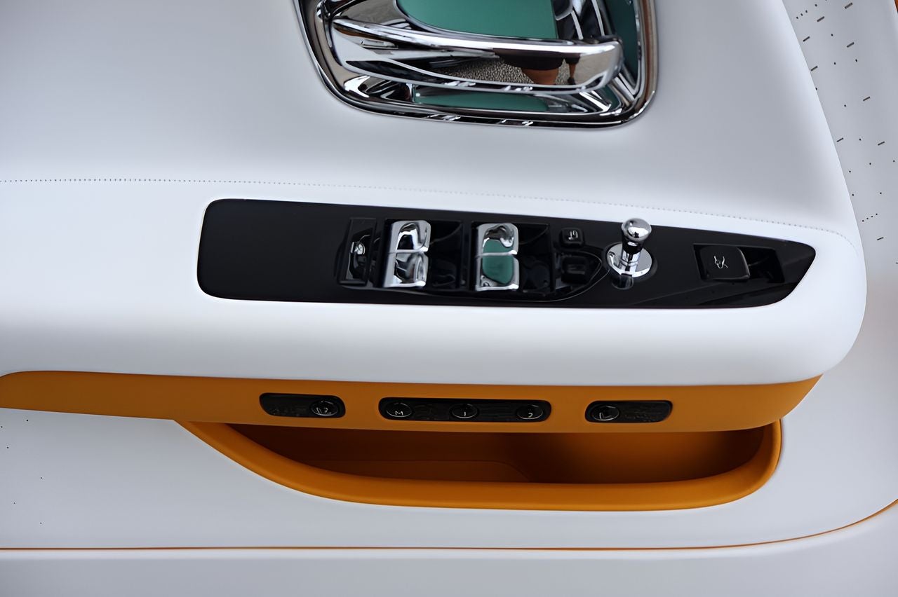2025 Rolls-Royce Spectre 