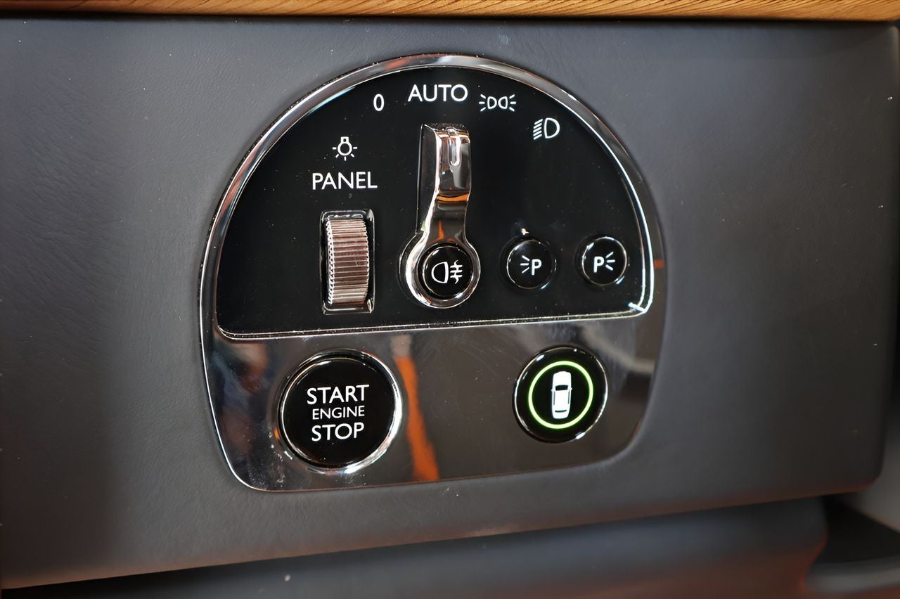 2023 Rolls-Royce Phantom Base