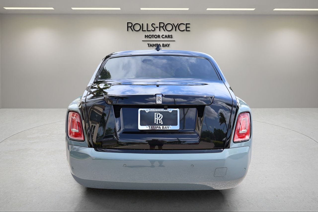 2023 Rolls-Royce Phantom Base