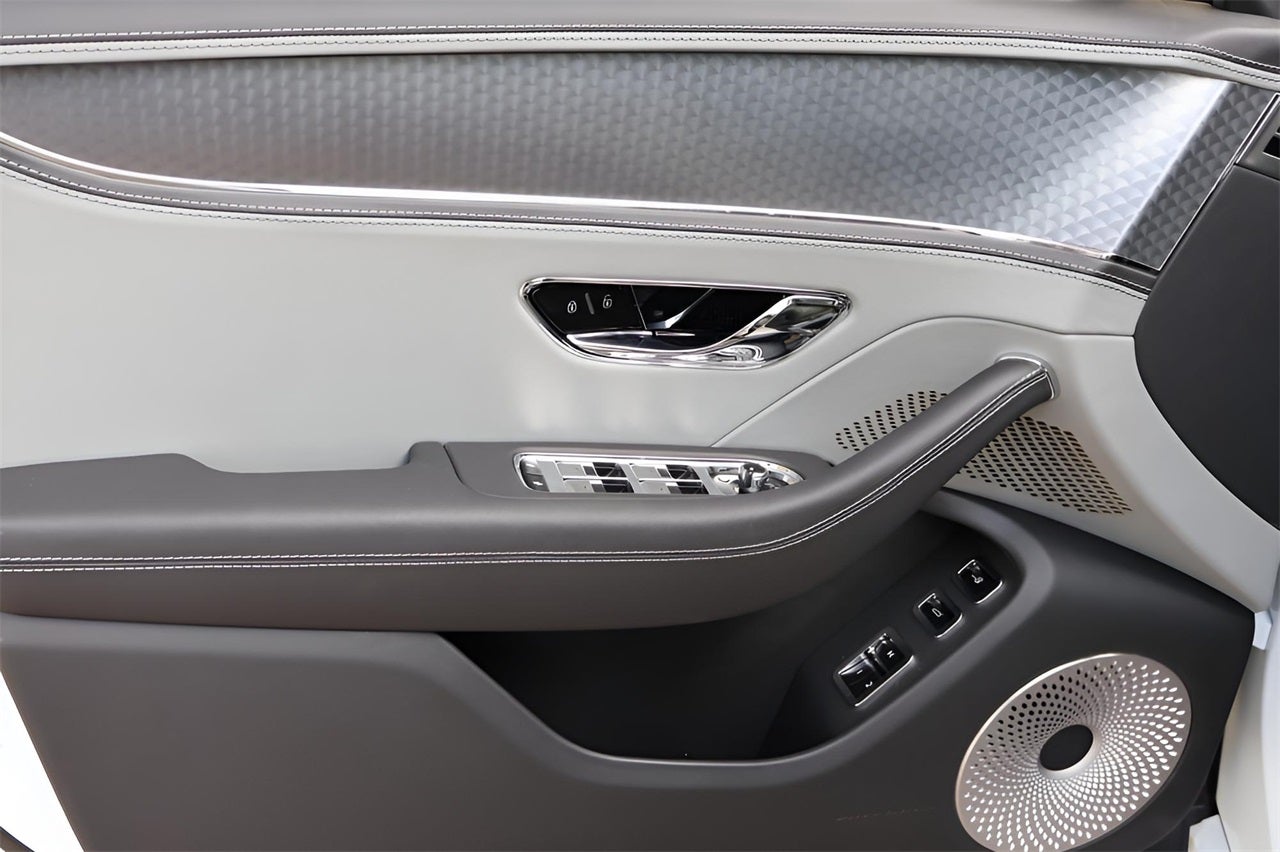 2025 Bentley Flying Spur Base