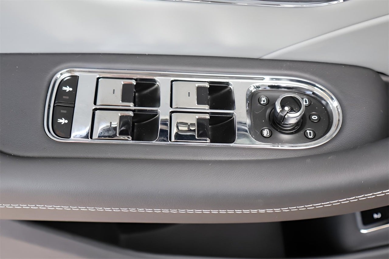 2025 Bentley Flying Spur Base