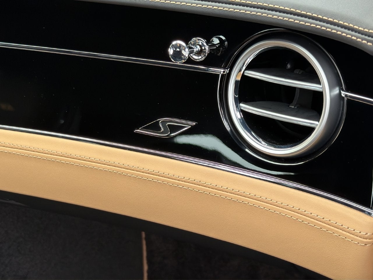 2026 Bentley Continental GT V8
