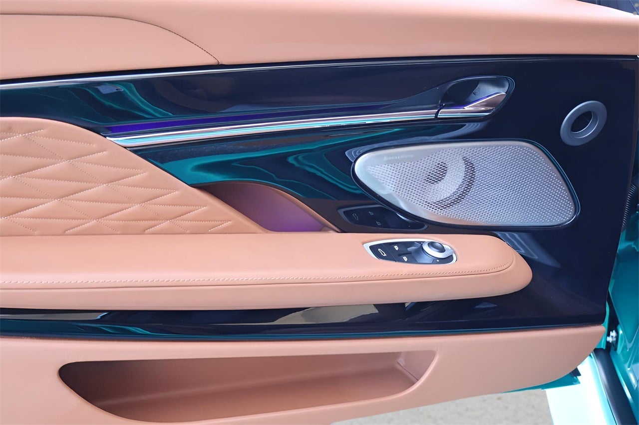 2025 Aston Martin DB12 Base