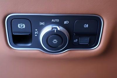 2025 Aston Martin DB12 Base