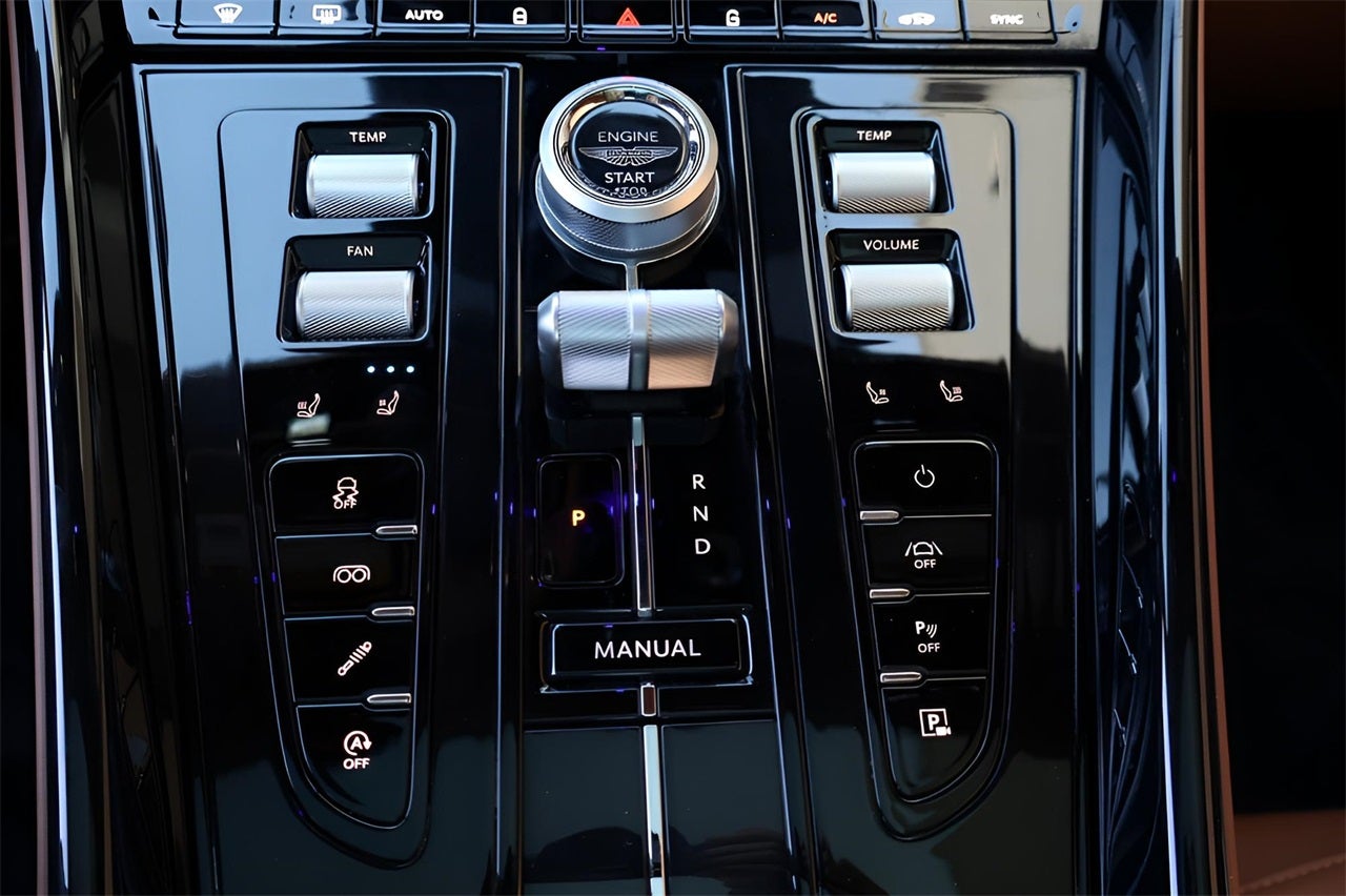 2025 Aston Martin DB12 Base