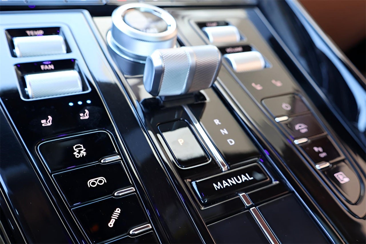 2025 Aston Martin DB12 Base