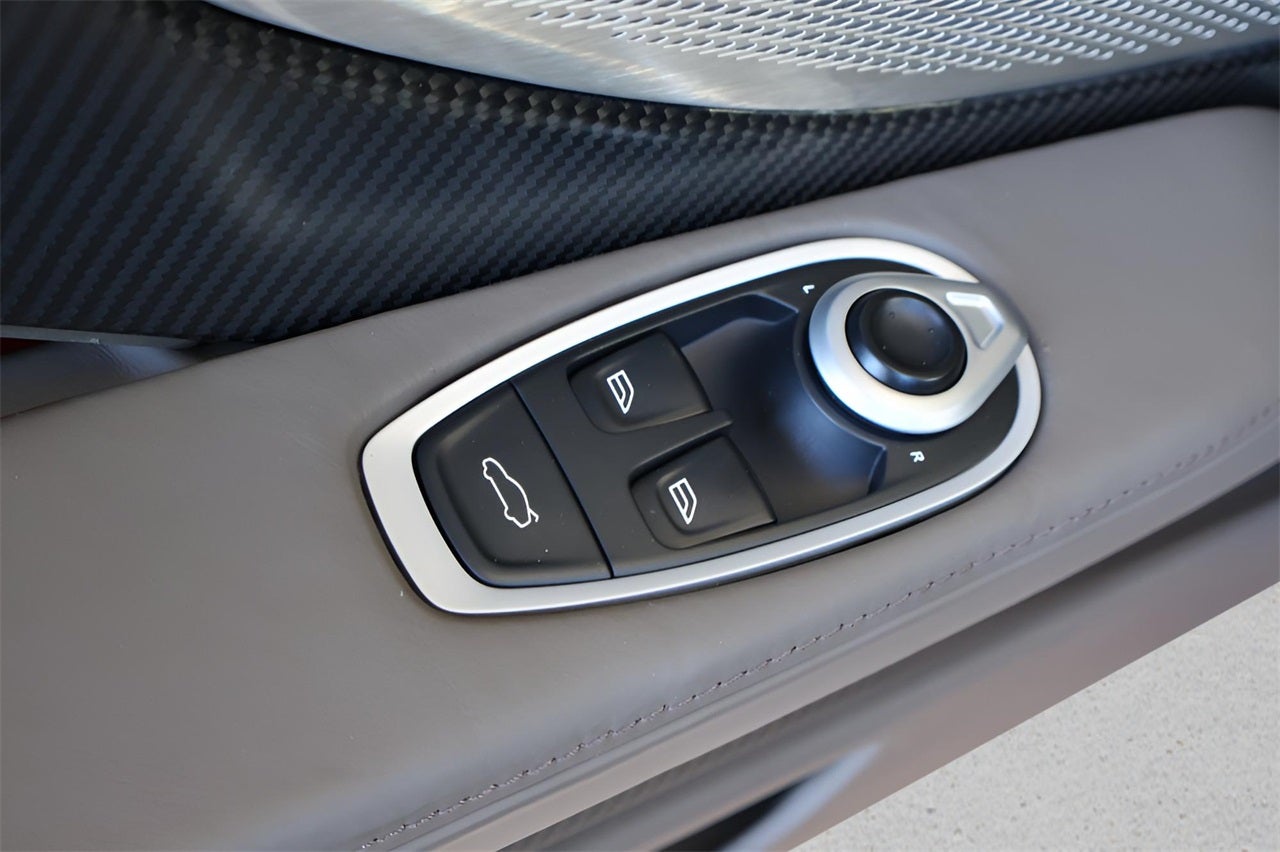 2025 Aston Martin DB12 Base