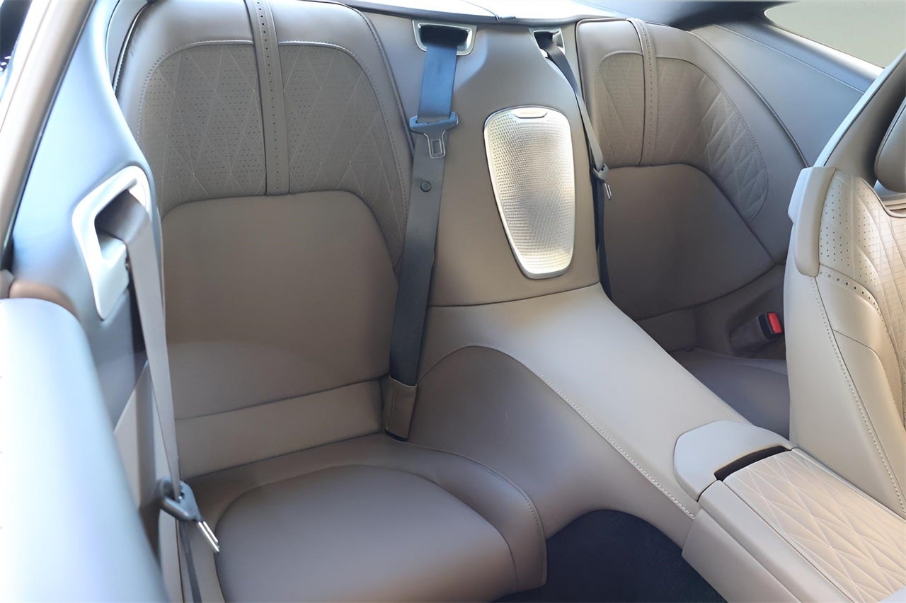 2025 Aston Martin DB12 Base