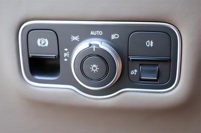 2025 Aston Martin DB12 Base