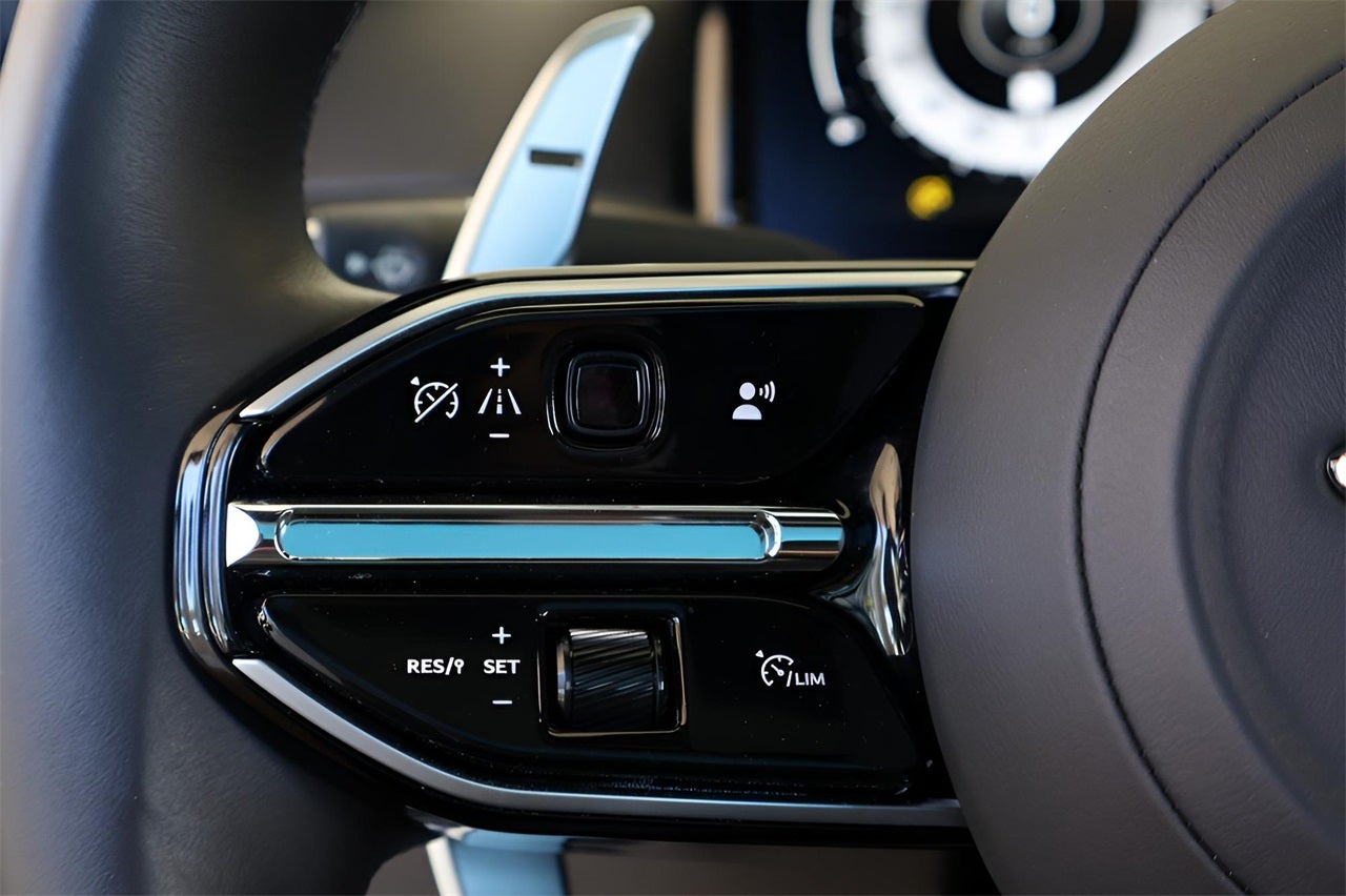 2025 Aston Martin DB12 Base