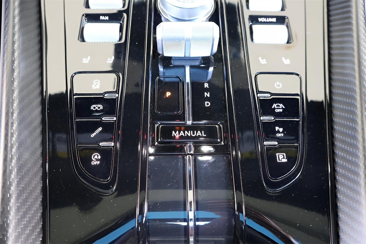 2025 Aston Martin DB12 Base