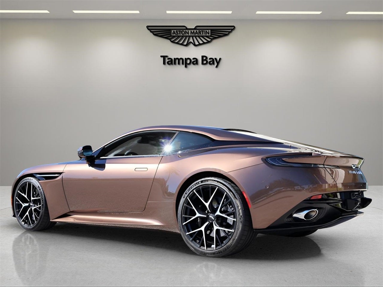 2025 Aston Martin DB12 Base
