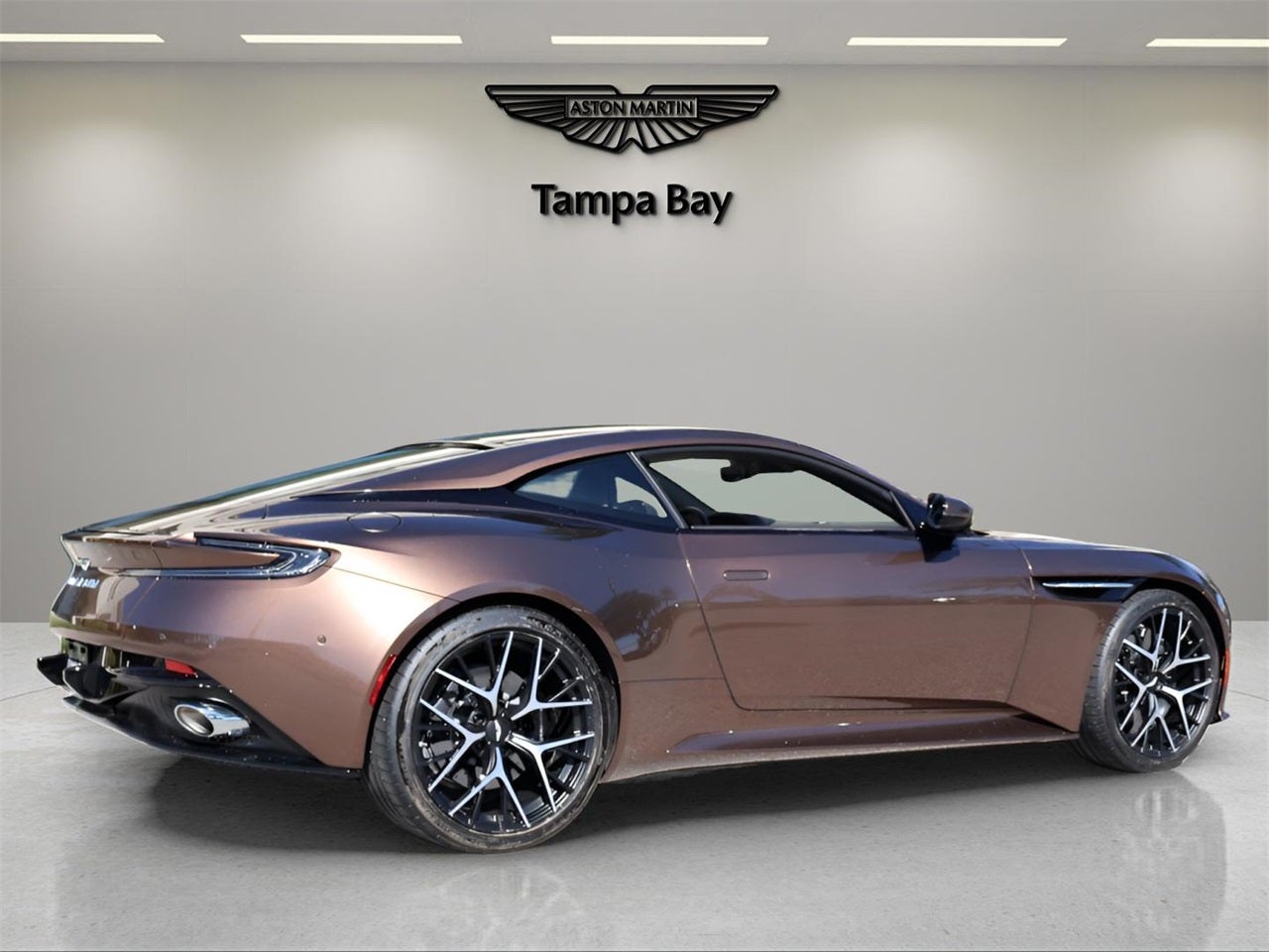2025 Aston Martin DB12 Base