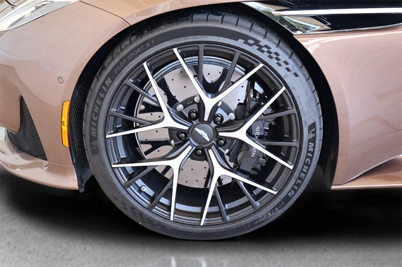 2025 Aston Martin DB12 Base