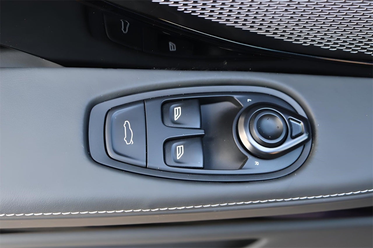 2024 Aston Martin DB12 Base