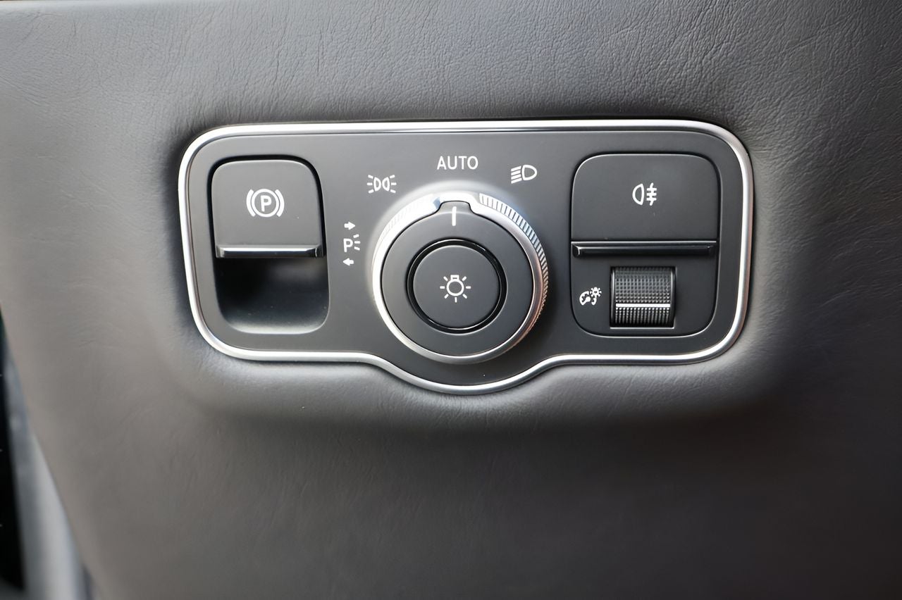 2026 Aston Martin DB12 Volante 60th