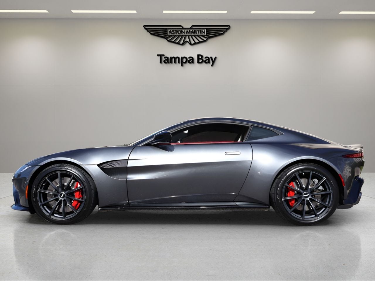 2020 Aston Martin Vantage Base