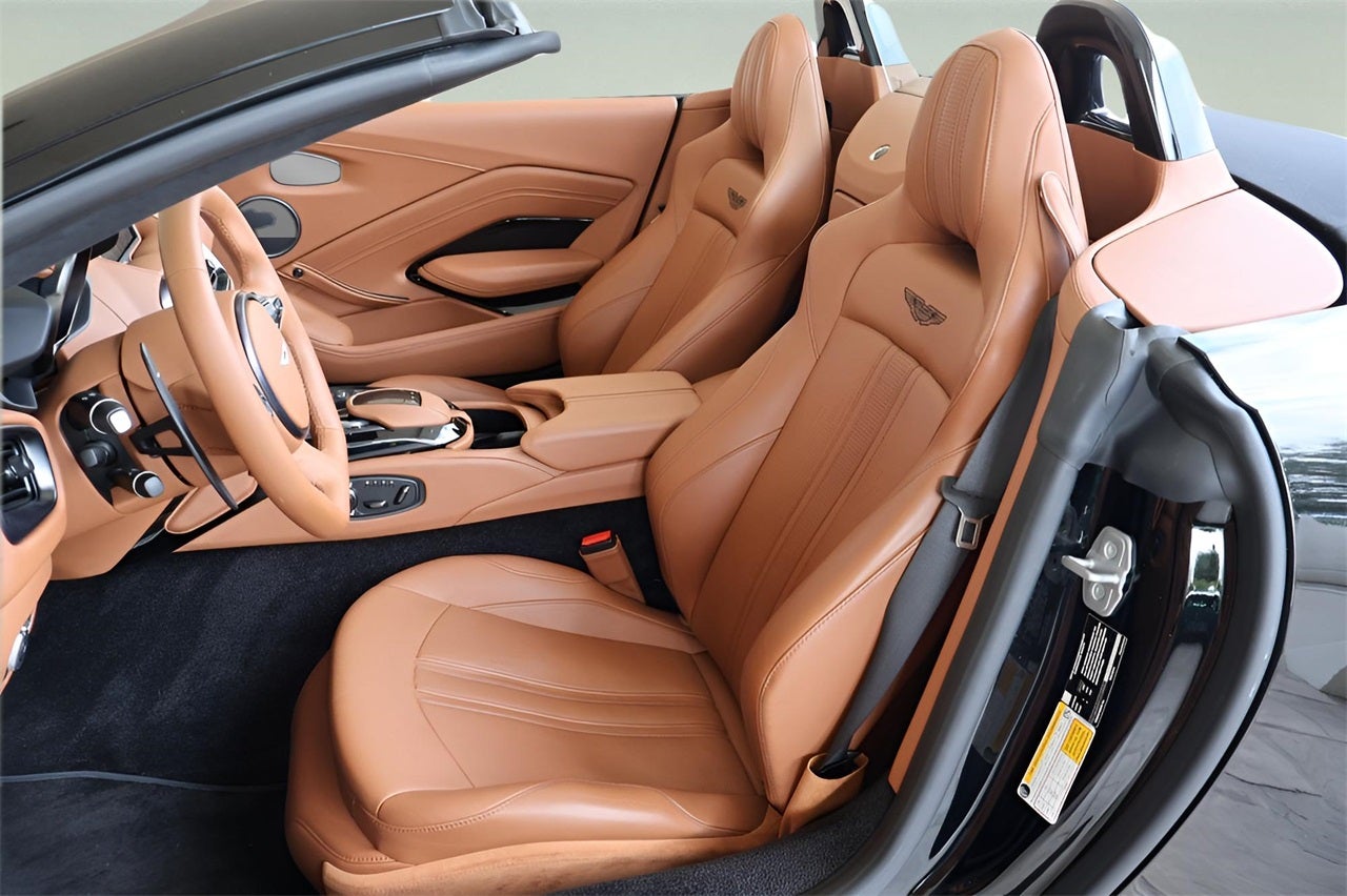 2023 Aston Martin Vantage Base