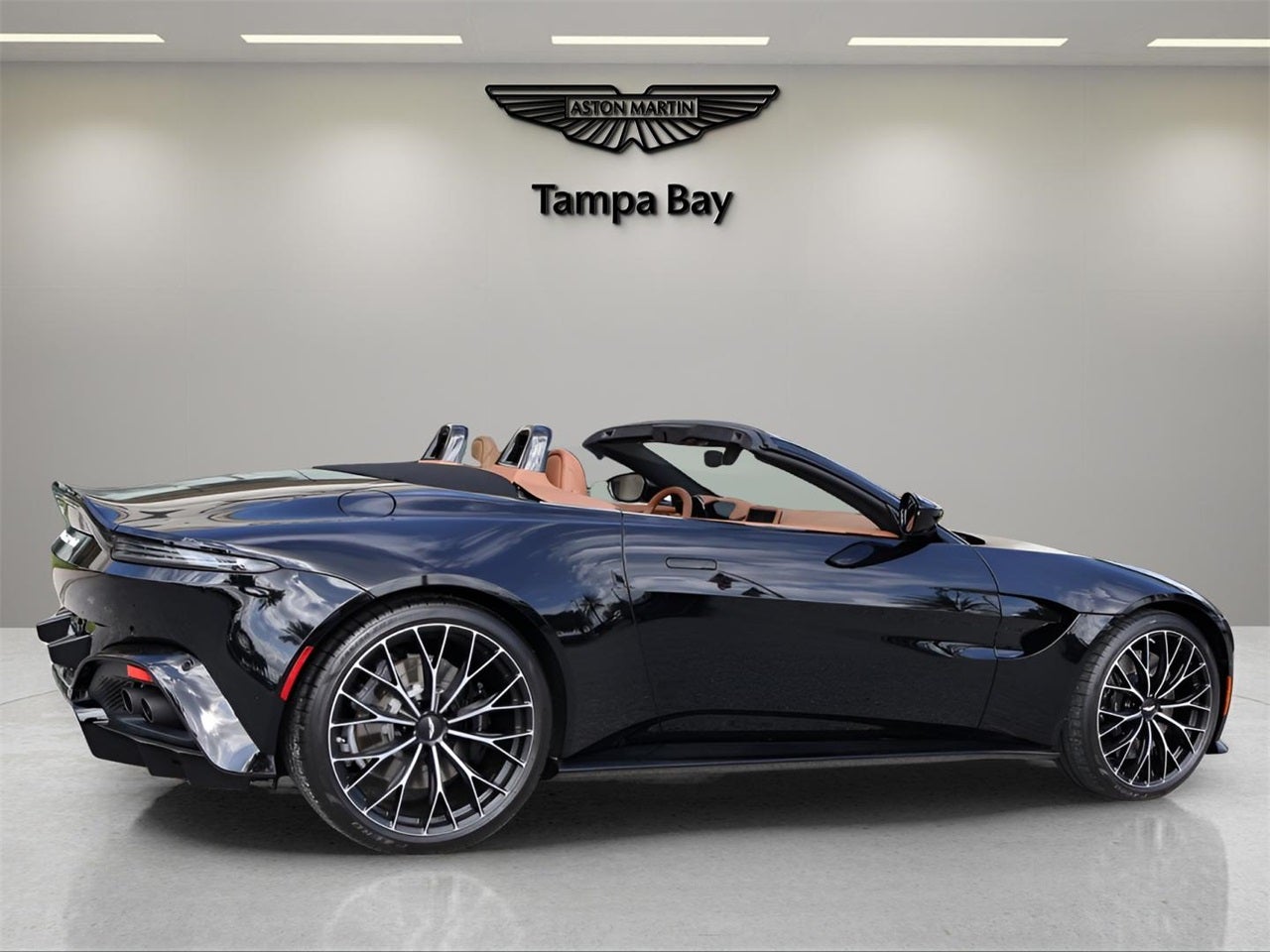 2023 Aston Martin Vantage Base
