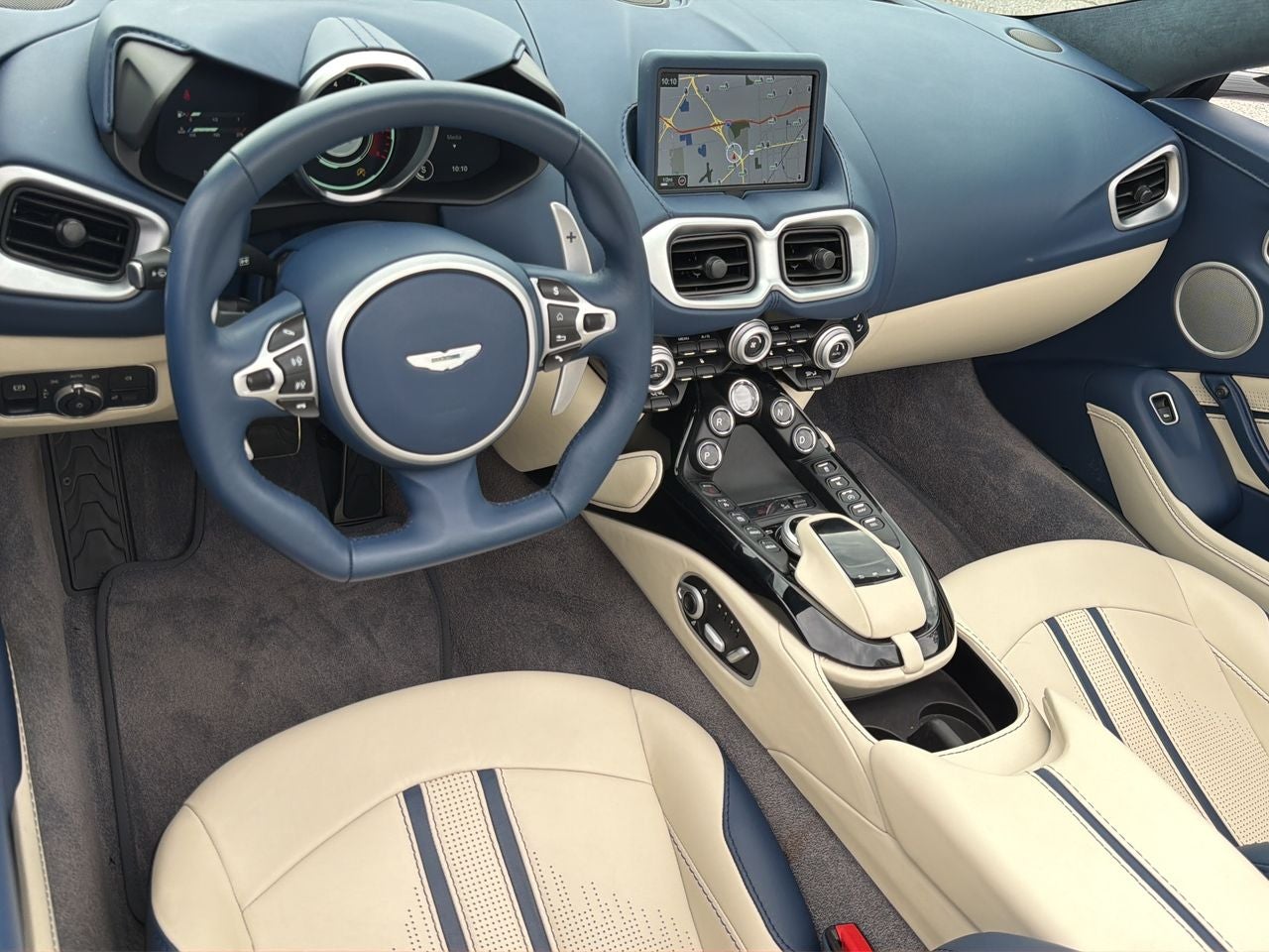 2023 Aston Martin Vantage Base