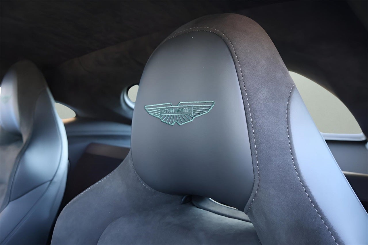 2025 Aston Martin Vantage Base
