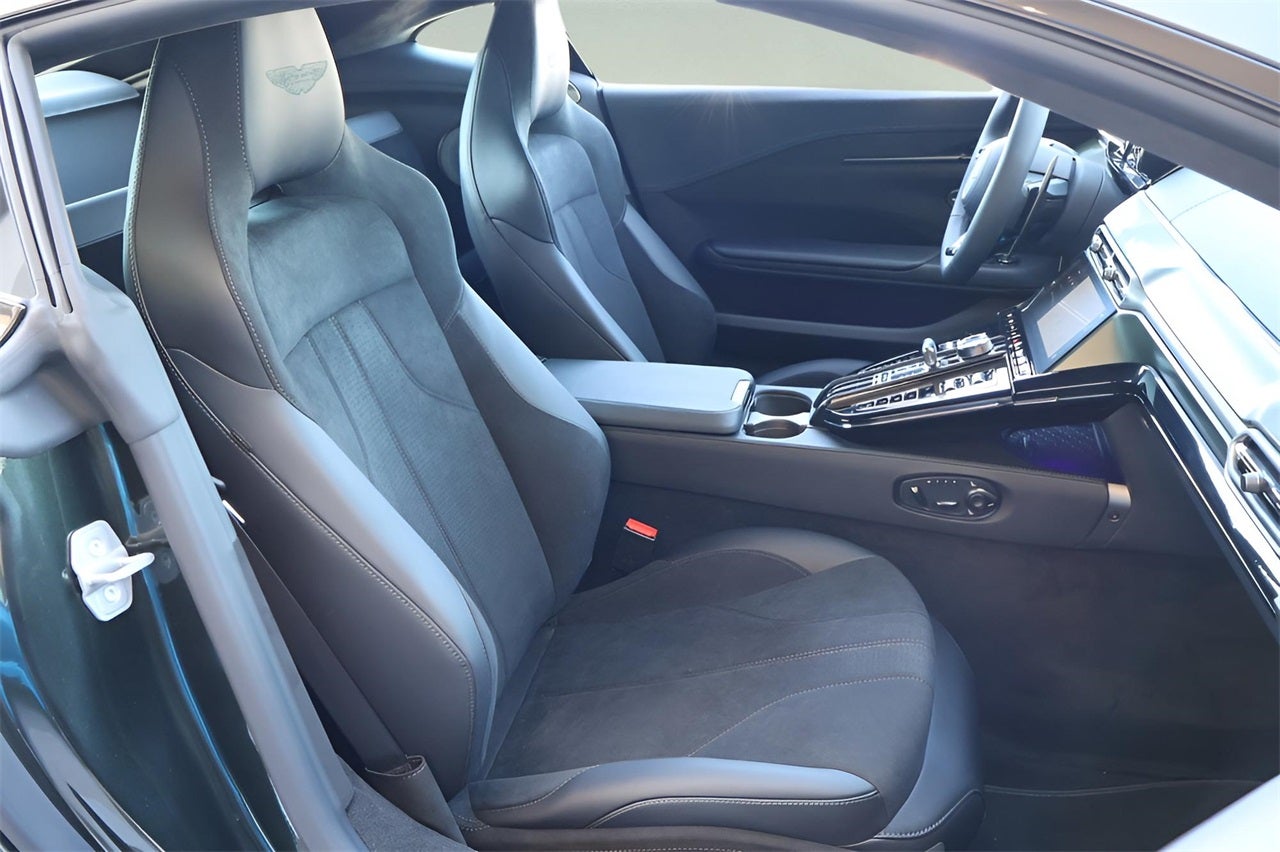 2025 Aston Martin Vantage Base