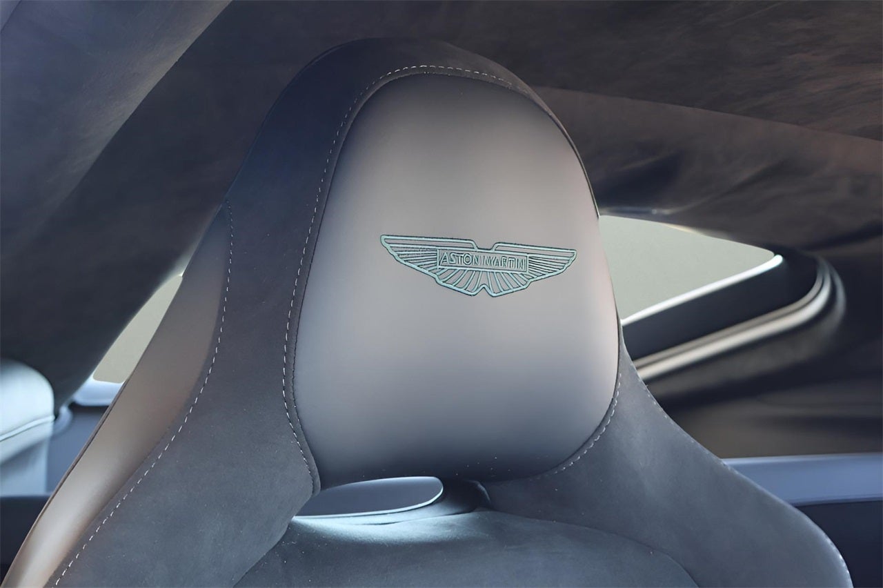 2025 Aston Martin Vantage Base