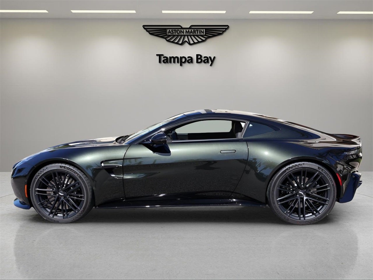 2025 Aston Martin Vantage Base