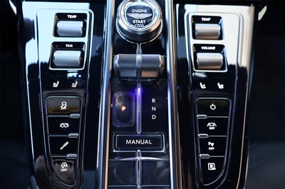 2025 Aston Martin Vantage Base