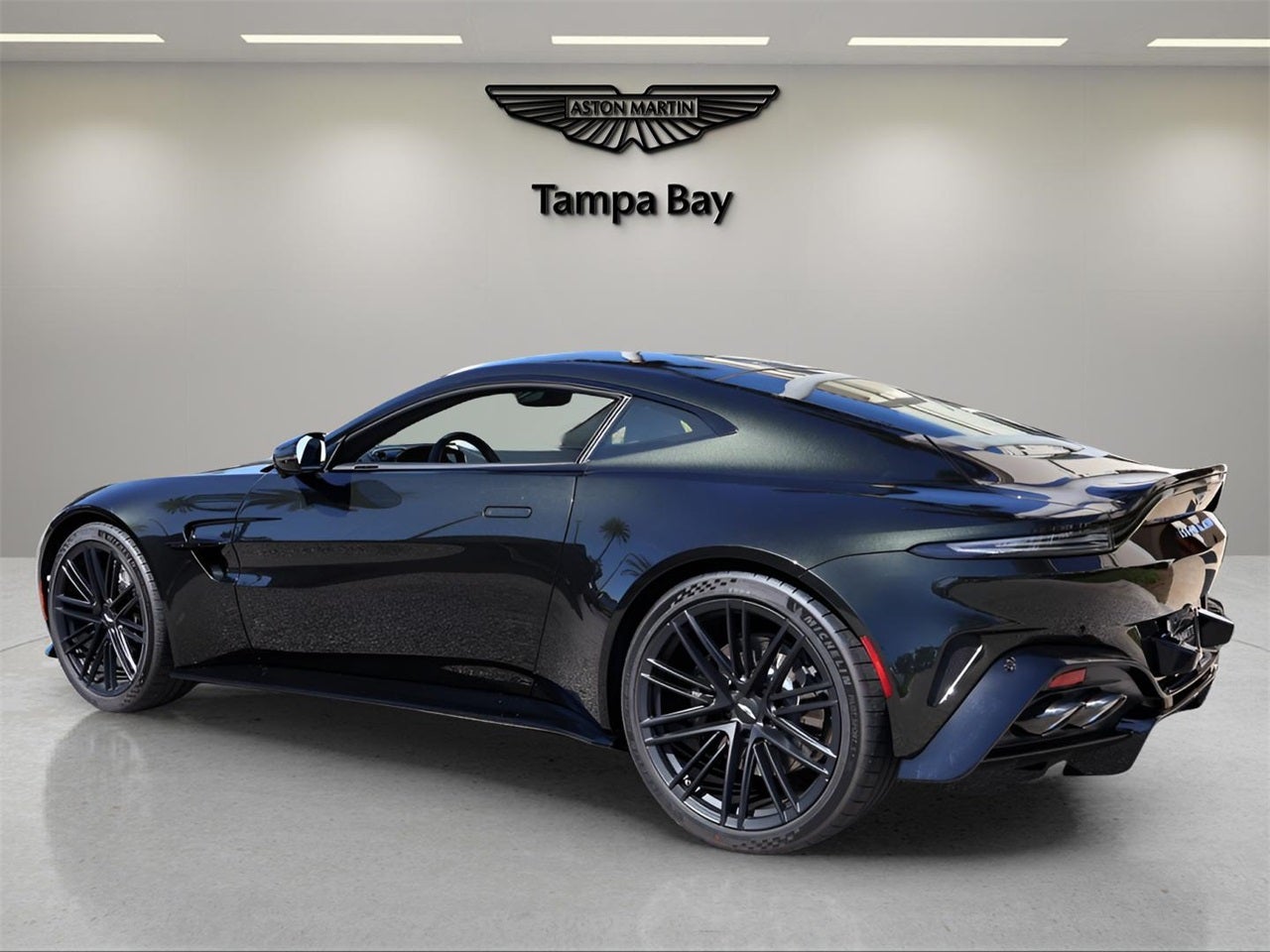 2025 Aston Martin Vantage Base