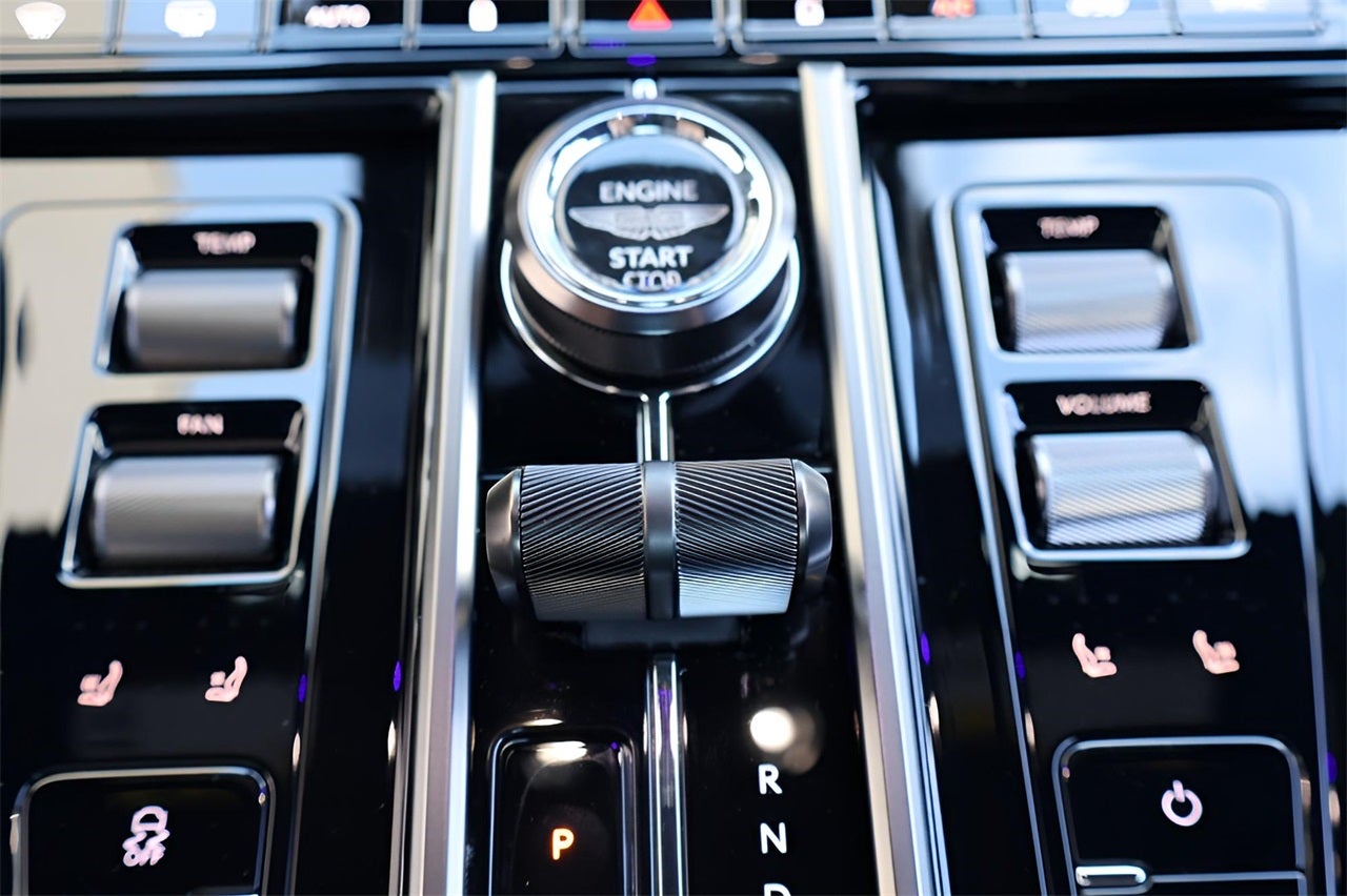 2026 Aston Martin Vantage Base