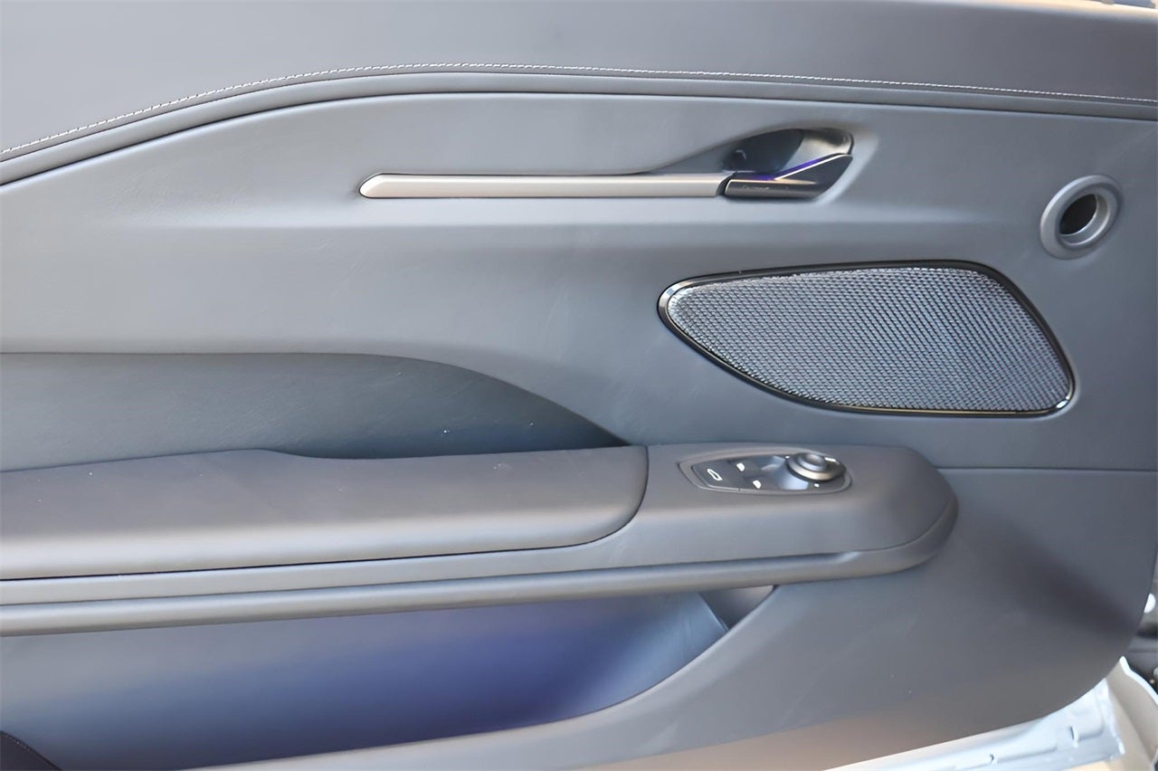 2026 Aston Martin Vantage Base