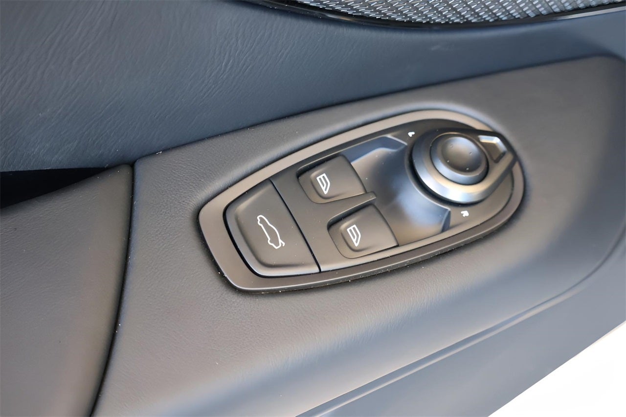 2026 Aston Martin Vantage Base