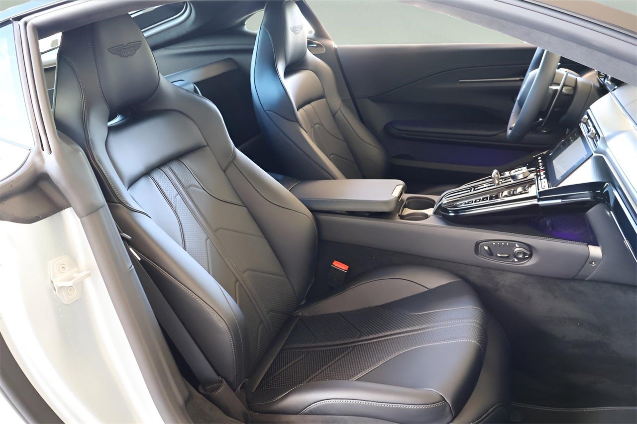 2026 Aston Martin Vantage Base