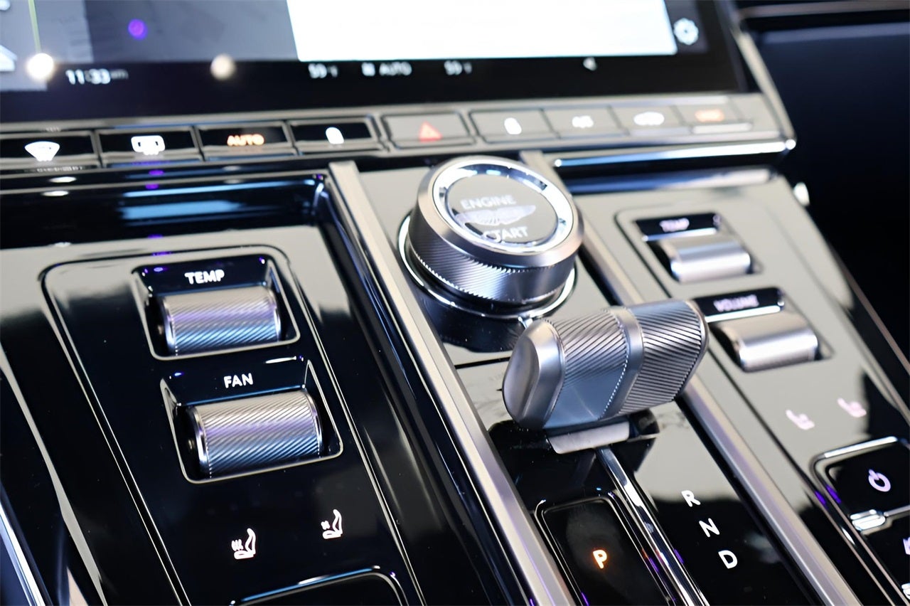 2026 Aston Martin Vantage Base