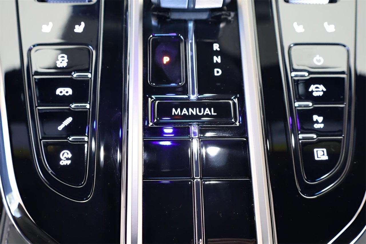 2026 Aston Martin Vantage Base