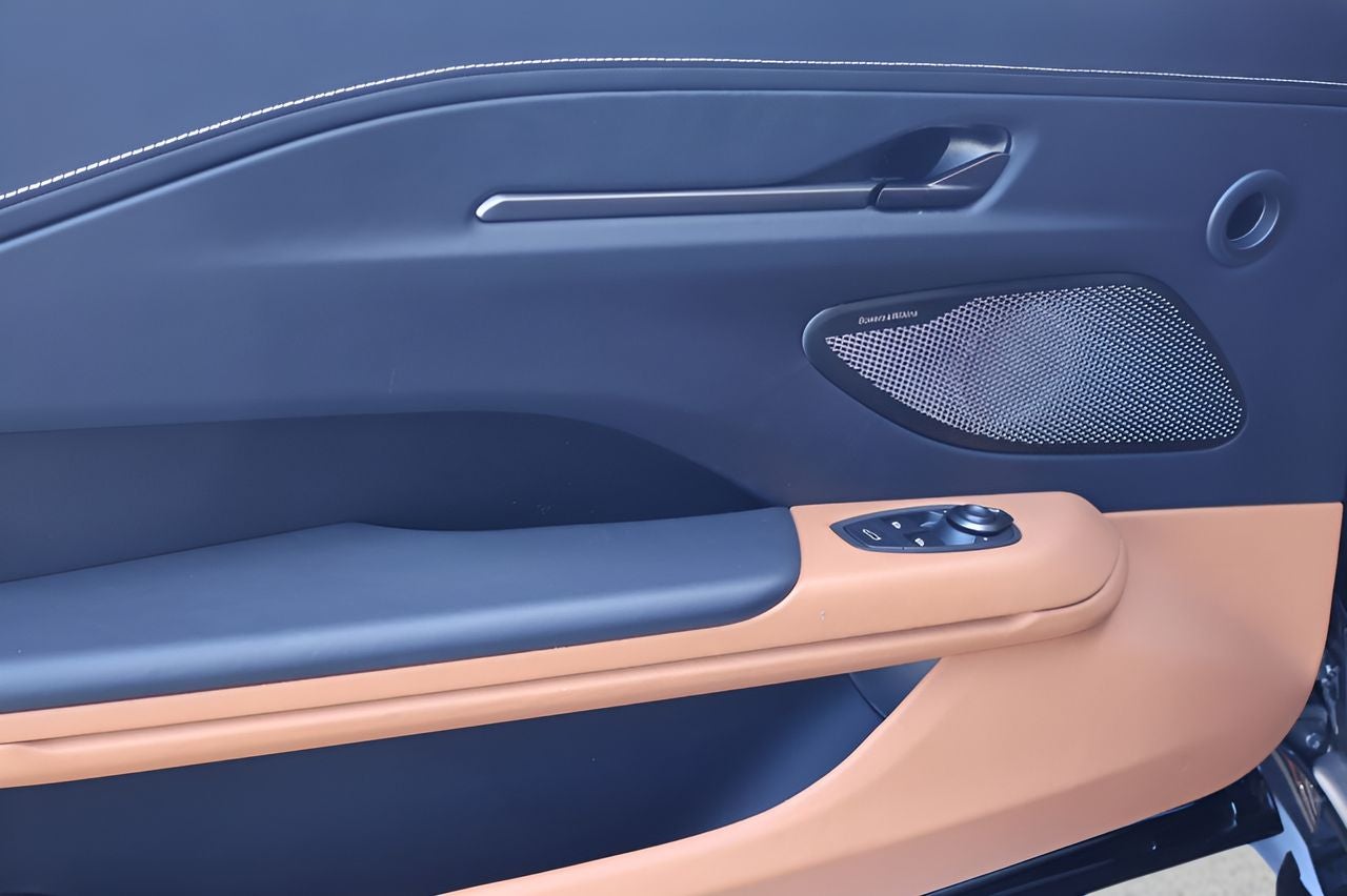 2025 Aston Martin Vantage Base