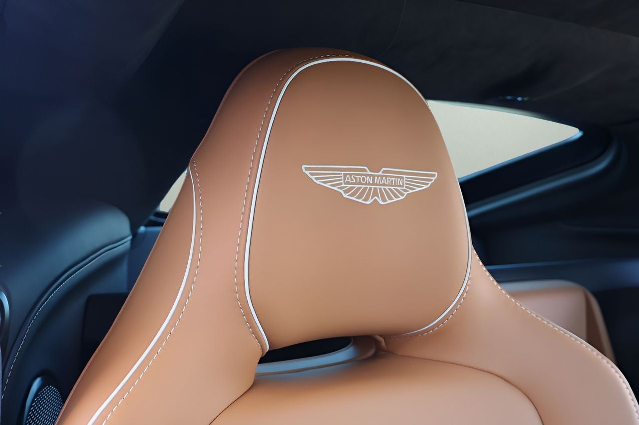 2025 Aston Martin Vantage Base
