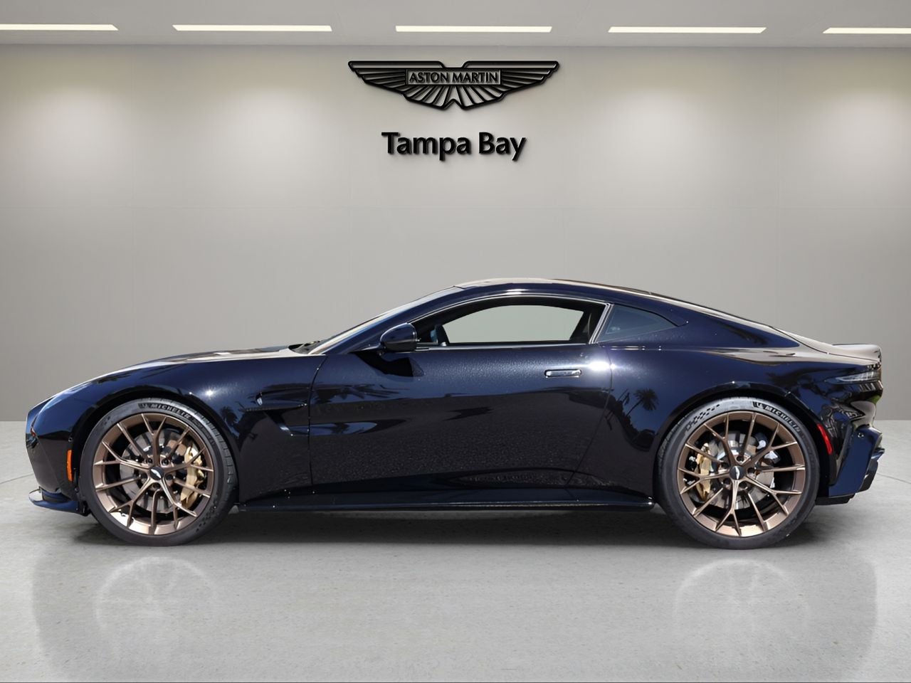 2025 Aston Martin Vantage Base